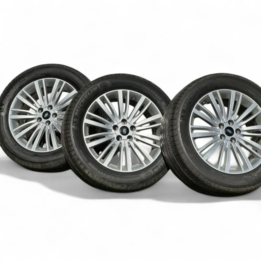 Land Rover 10 Double Spoke 20.0x8.5 with Michelin Latitude Tour HP 285/50R20 Tires