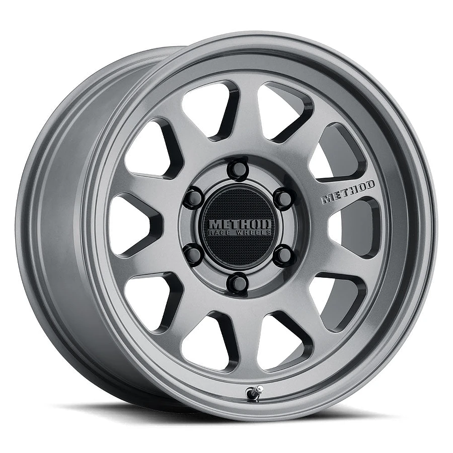 Method MR316 Gloss Titanium Wheel